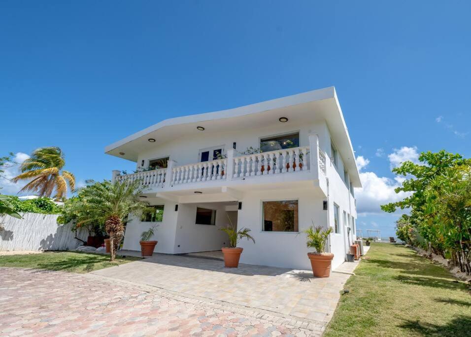 Casa Blanca - Exclusive Oceanfront Villa With Large Pool Rio Grande Exterior photo