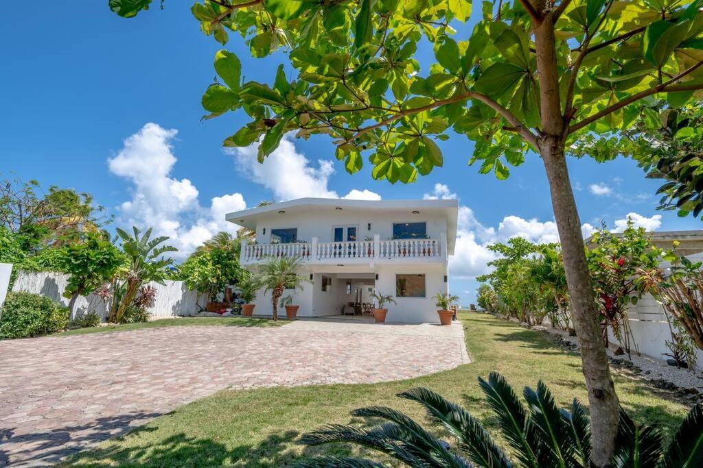 Casa Blanca - Exclusive Oceanfront Villa With Large Pool Rio Grande Exterior photo